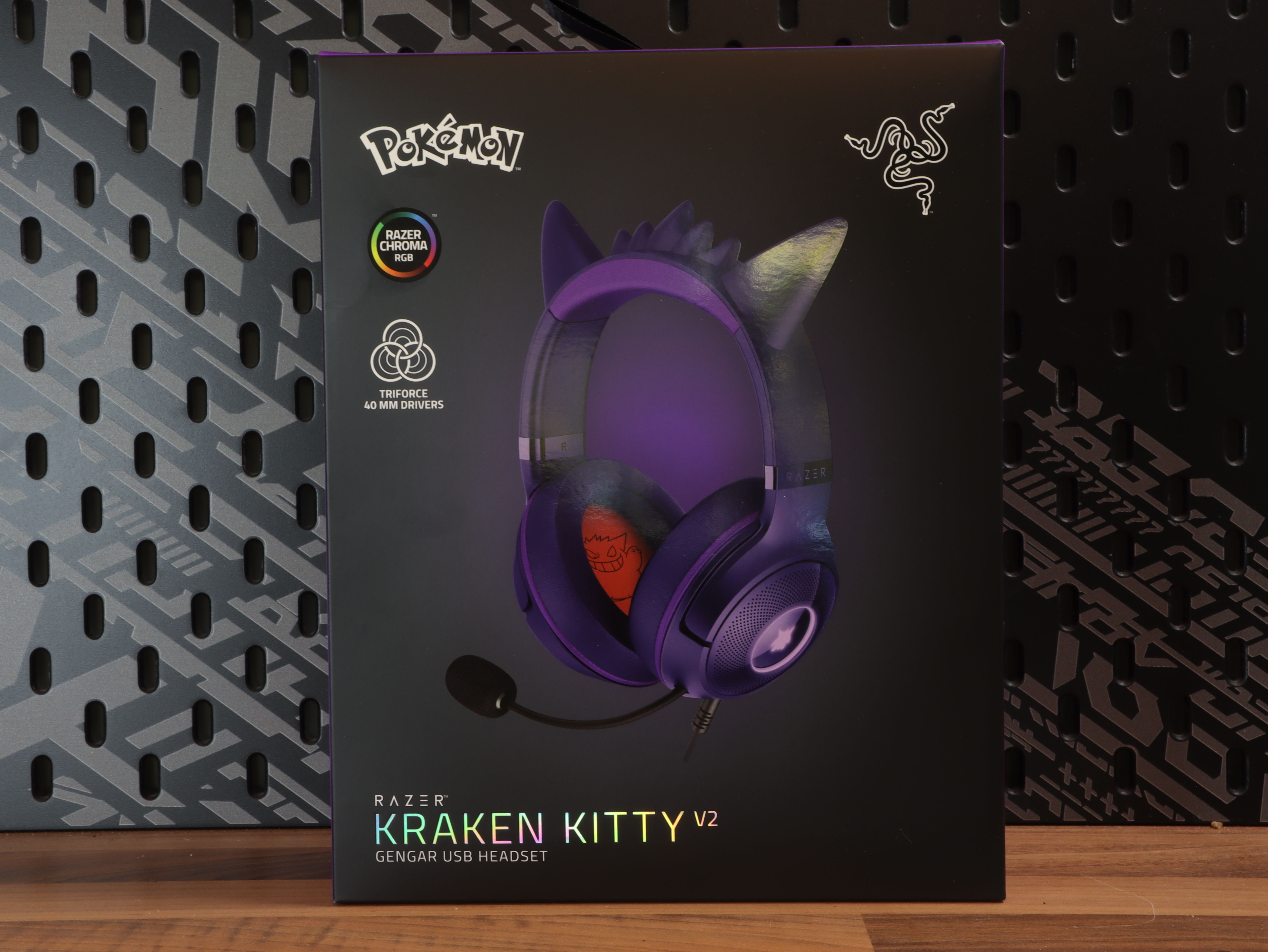 Surround sound RGB triforce hyperclear Razer Kraken V2 Gengar Edition Pokemon gaming headset.JPG